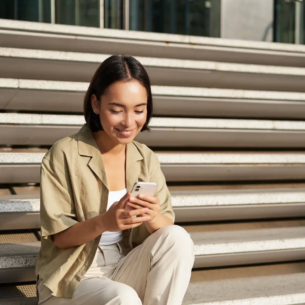 Customer experiencing best digital customer experience